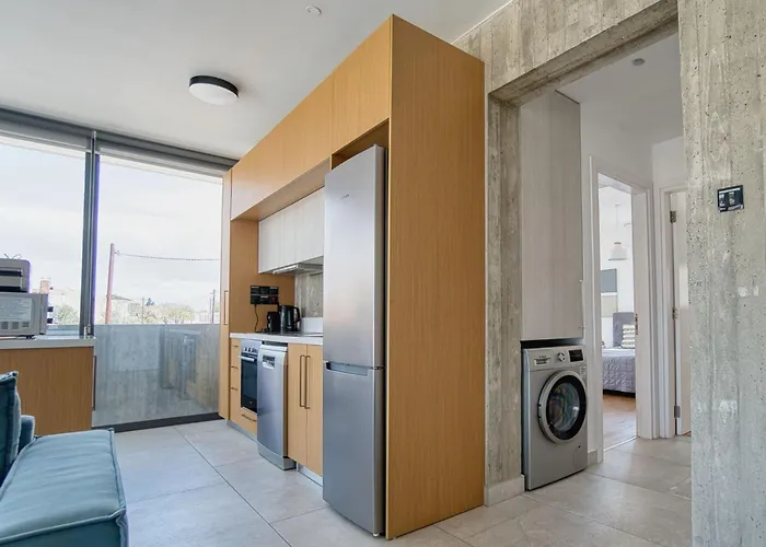 Avenue 101 2 Bed アパート *