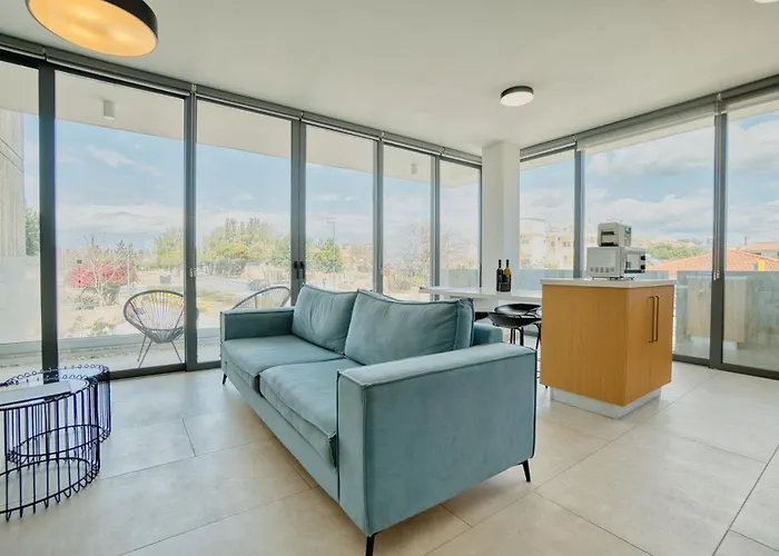 Avenue 101 2 Bed アパート *