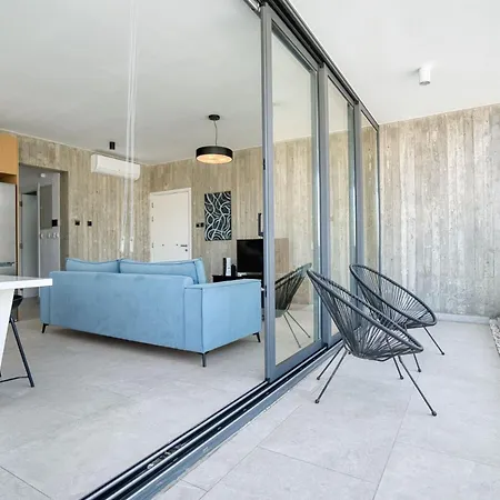 Avenue 101 2 Bed * Pafos